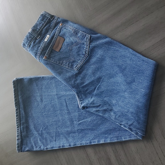 Wrangler Flare Jeans - Picture 11 of 15